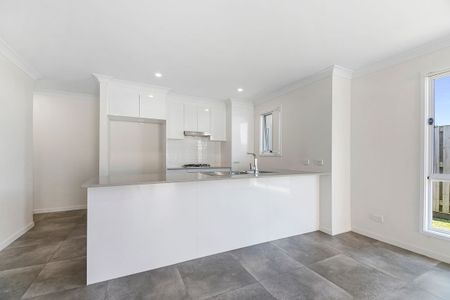 Stunning Family Home in The Heights - Photo 3