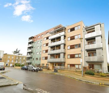 2 Bed Flat, Steward House, E3 - Photo 2