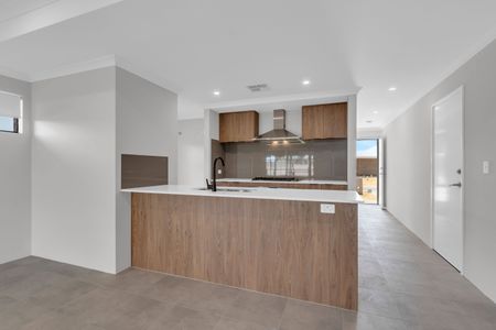 Four Bedroom Home in Whitby - Photo 3