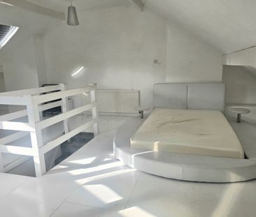 3 bed Terraced - To Let - Photo 2