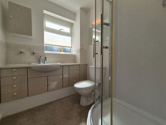 4 bedroom detached house to rent - Photo 1