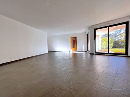 Location Appartement RIEDISHEIM 1 250 € CC - Photo 2