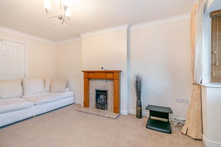 4 bedroom detached house to rent - Photo 3