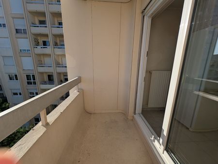 Location Appartement 3 pièces 65m² - Photo 4