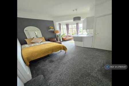 1 bedroom flat to rent - Photo 3