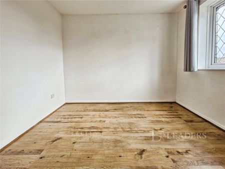 3 bedroom property to rent Olympic Way, Eastleigh, Hampshire, SO50 - Photo 2