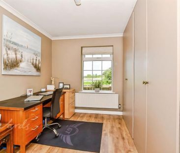 6 bedroom detached house to rent - Photo 5