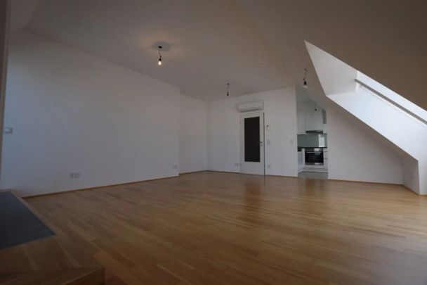Erstklassige Dachgeschosswohnung in Bestlage Hietzings! - Photo 1