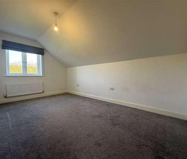 Yeo Crescent, Crediton, Devon, EX17 - Photo 4