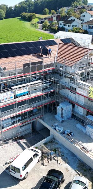 "Erstvermietung grosszügige 3.5-Zimmer-Gartenwohnung an bevorzugter Hanglage" - Foto 1