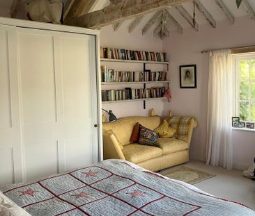 1 bedroom barn conversion to rent - Photo 1
