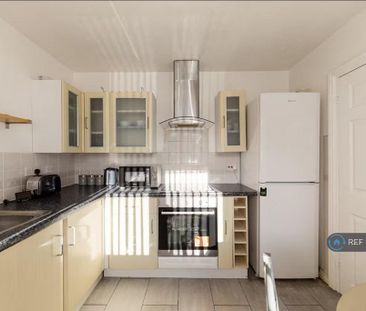 3 bedroom terraced house to rent - Photo 2