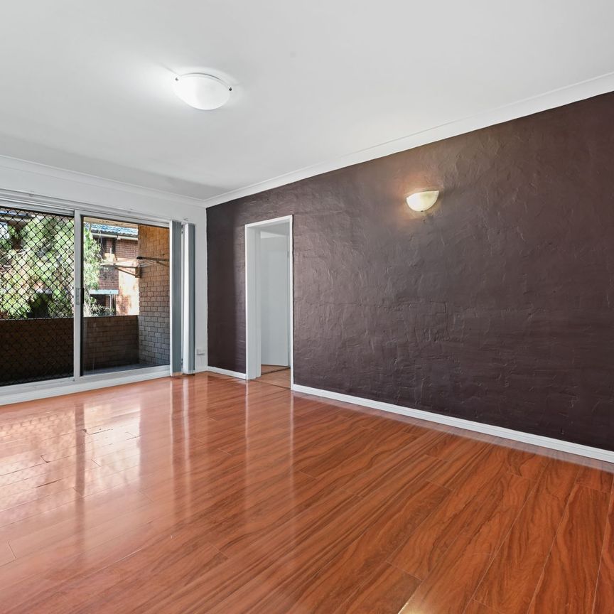 Well Presented 3 Bedroom Apartment - Photo 1