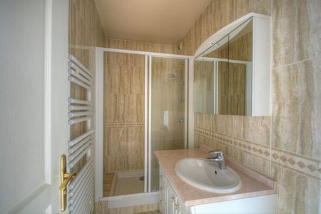 Location Appartement 3 pièces 67m² - Photo 4