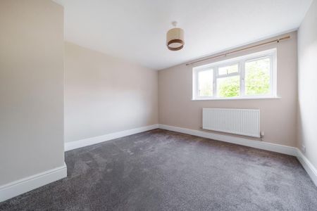 3 bedroom apartment to rent - Photo 4