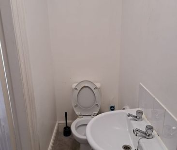 Room in a Shared House, Oval Road, B24 - Photo 4