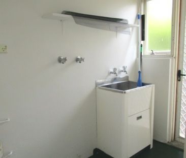 Spacious 2 Bedroom Unit with Reverse Cycle Heating & Air Conditioning - Photo 2