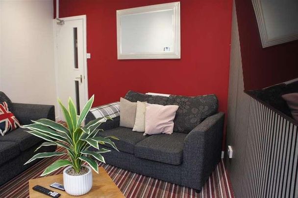 Peveril Street, Nottingham, NG7 - Photo 1