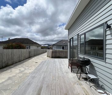 Wainuiomata 3 Bedrooms - Photo 2