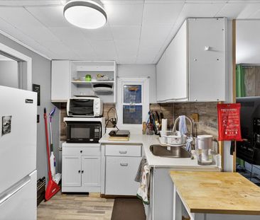 For Lease - 881 Clifton Boulevard, Innisfil, Ontario - Photo 4