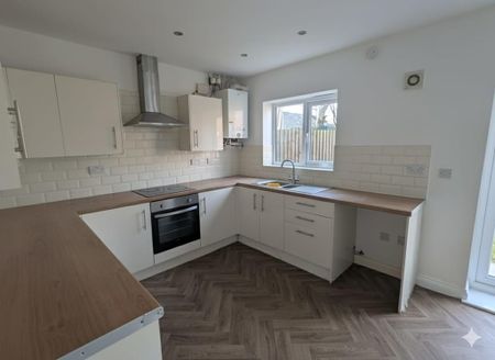 3 bedroom terraced house to rent - Photo 5