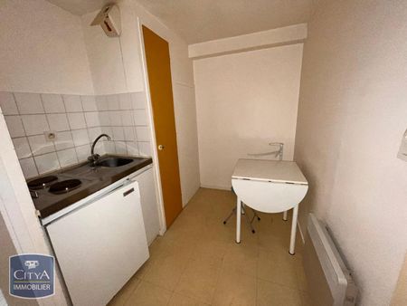 Location Appartement 1 pièce 20m² LAVAL 53000 - Photo 4