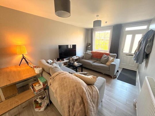 2b Windsor Court, Windsor Park, Belfast, BT9 6JE - Photo 1