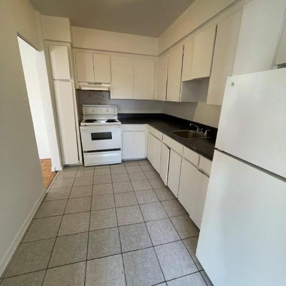 2 CH - 1 SDB - St-Laurent - $1,645 /mo - Photo 1