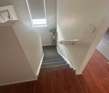 Cranbourne West - Photo 4