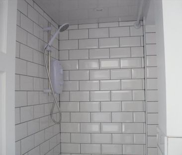 4 bedroom semi-detached house to rent - Photo 6