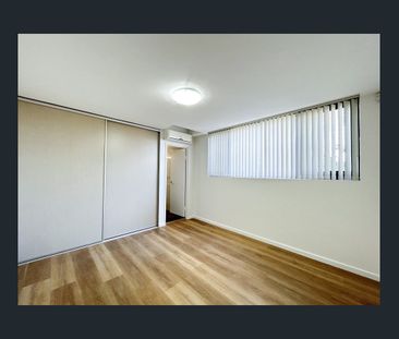 Renovated 3 bedroom property for lease**Entry via Pennant Hills Rd** - Photo 2