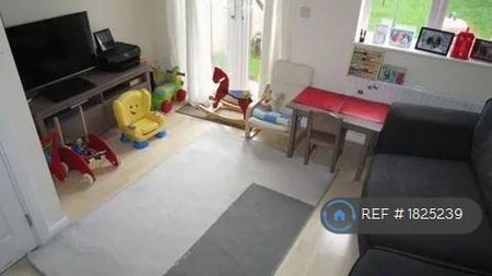 2 bedroom terraced house to rent - Photo 2