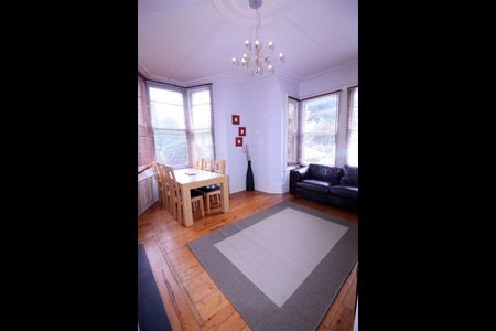 1 Bed Flat, Vanbrugh Hill, SE3 - Photo 2