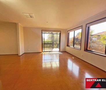 Stunning 5 Bedroom home! - Photo 3