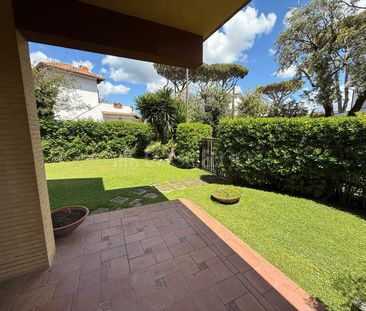 Villa Bifamiliare a Fiumicino in Via Portofino - Photo 1