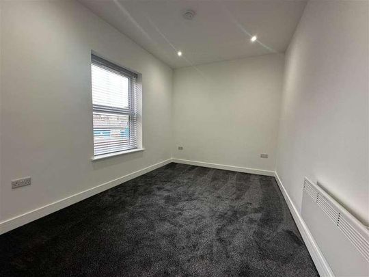 Shirley Road, Southampton, SO15 - Photo 1