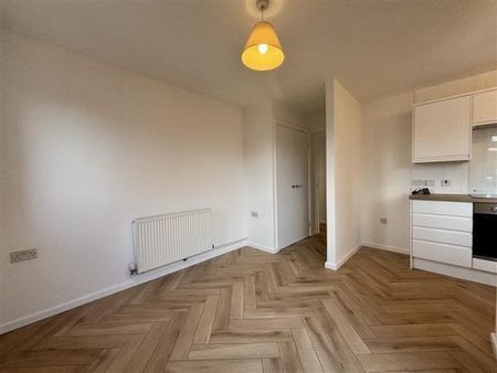 Redwood Court, Cheltenham, GL51 - Photo 2