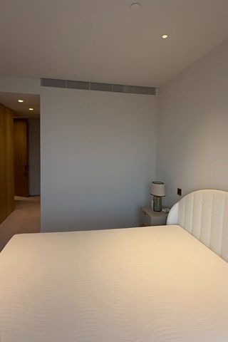 2 Bed Flat, River Park Tower, SW8 - Photo 3