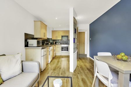 2 bedroom flat to rent - Photo 3