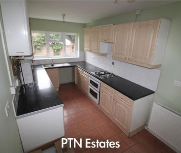 3 bedroom semi-detached house to rent - Photo 2