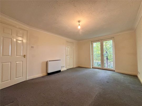 Gould Close, Newbury, Berkshire, RG14 - Photo 1