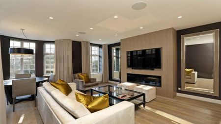 3 bedroom flat to rent - Photo 4