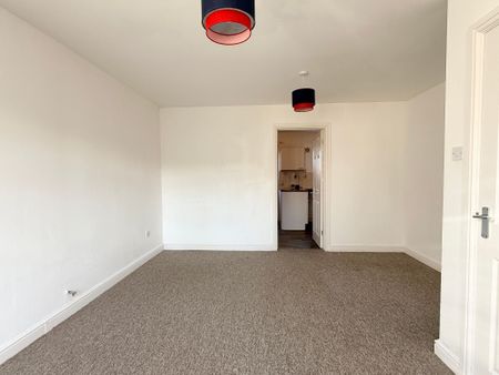 Barrington Close, Taunton - Photo 2