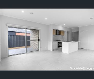 4 Dome Avenue, Donnybrook, Vic 3064 - Photo 3