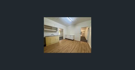 Charming and Neat Home in Quiet Location - Photo 2