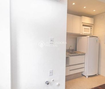 Apartamento com 1 quarto e 29m² para alugar em Centro Histórico, Po... - Foto 5