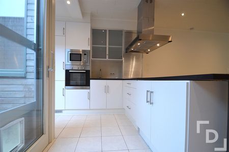 Stadswoning met 3 slaapkamers te huur op centrale locatie te Ieper. - Photo 4
