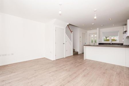 2 bedroom terraced house to rent - Photo 4
