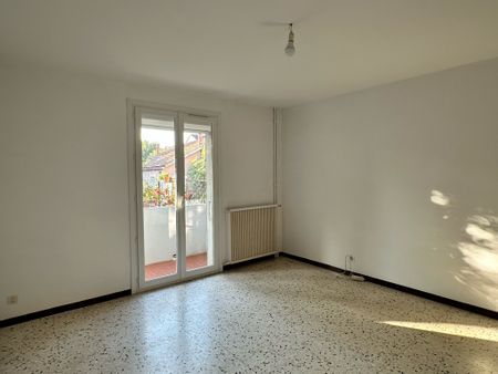 Location Appartement 2 pièces 45m² TOULON 83000 - Photo 2