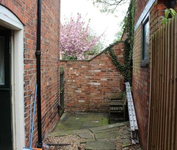 1 bedroom semi-detached house to rent - Photo 4